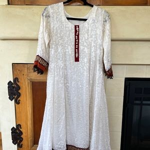 2 piece traditional Indian set with pearl detailing